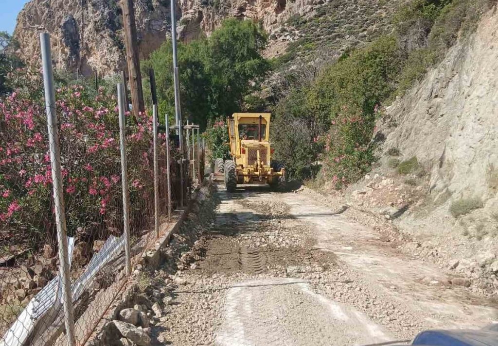 Ο δρόμος προς τα αυθαίρετα. Οι πρώτοι διδάξαντες της παρανομίας θέλουν χειροκρότημα.