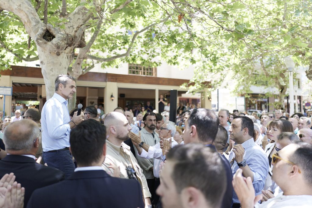 Χαιρετισμός του Πρωθυπουργού Κυριάκου Μητσοτάκη σε συγκέντρωση πολιτών στη Ρόδο