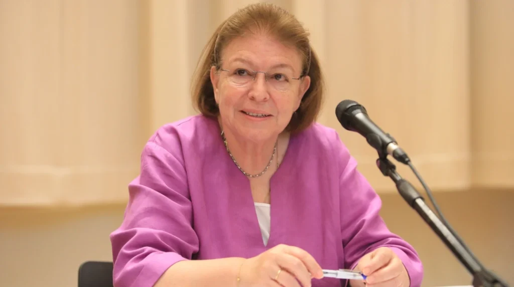 Λίνα Μενδώνη: “Δεν δόθηκε ποτέ εντολή να μη μιλήσει ο δήμαρχος. Όλο αυτό κατασκευάστηκε” – Πλήρης αποδόμηση του αφηγήματος Κολιάδη