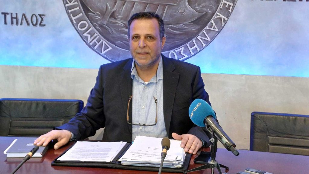 Η αχαριστία στον άνθρωπο είναι ένα από τα χειρότερα μειονεκτήματα του Βασίλη.